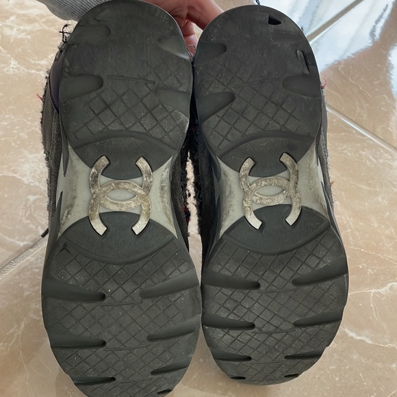 Chanel tweed sneaker - Picture 4 of 6